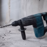 Чому перфоратор Makita гріється при роботі і що робити