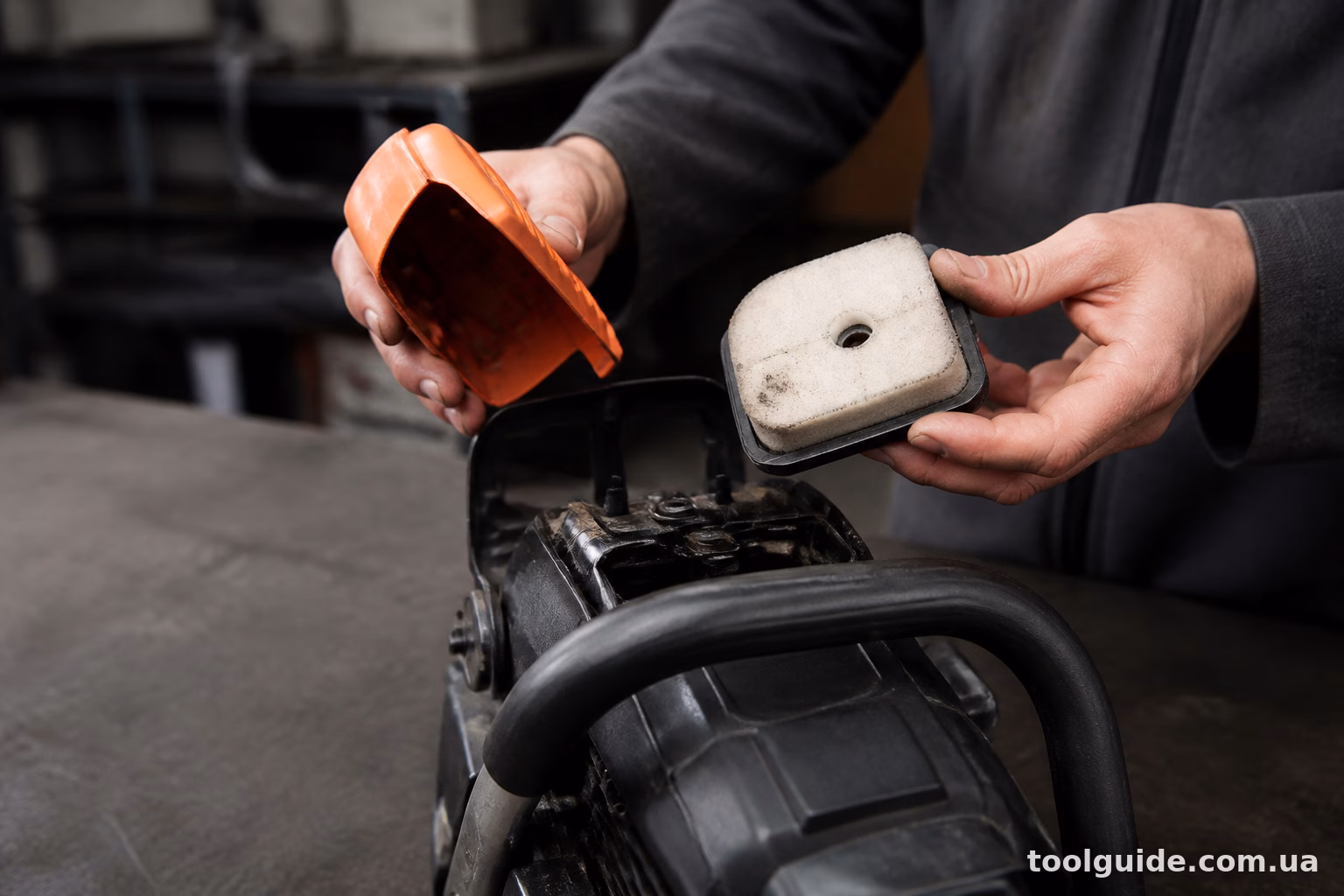 Як почистити повітряний фільтр на бензопилі Dnipro-M