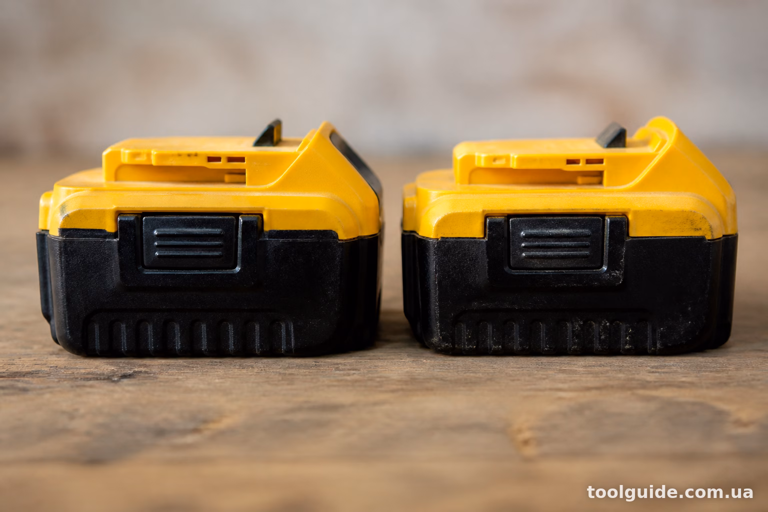 Як відрізнити оригінальний акумулятор DeWalt від підробки
